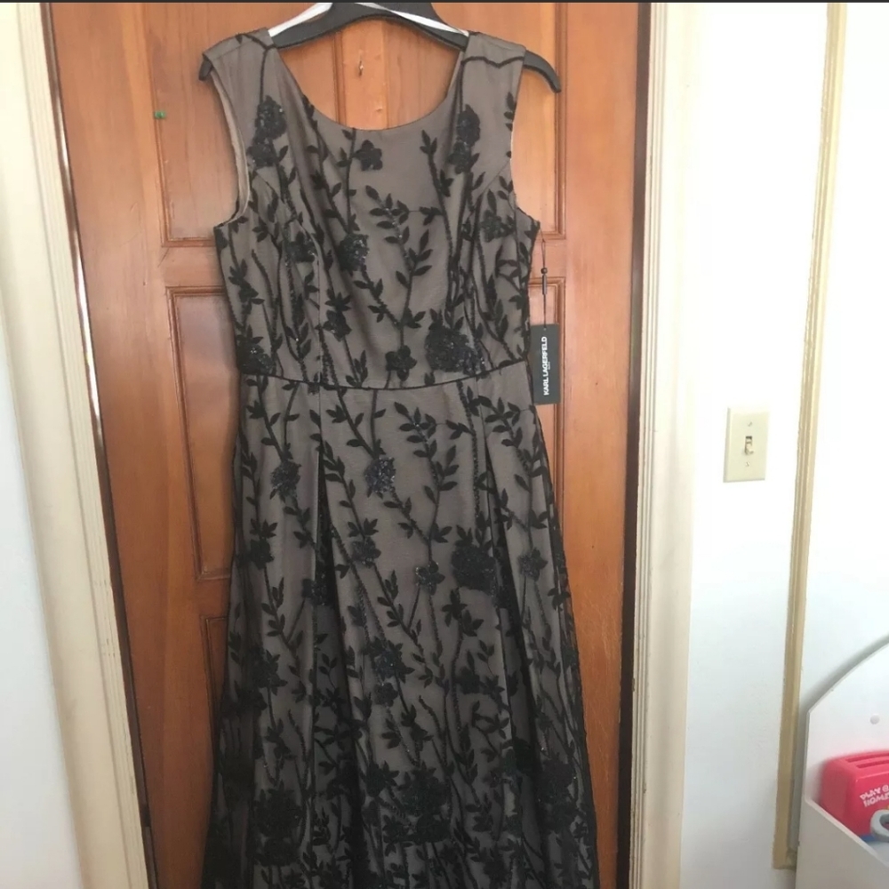 Karl Lagerfeld Paris Formal Gown with pockets!